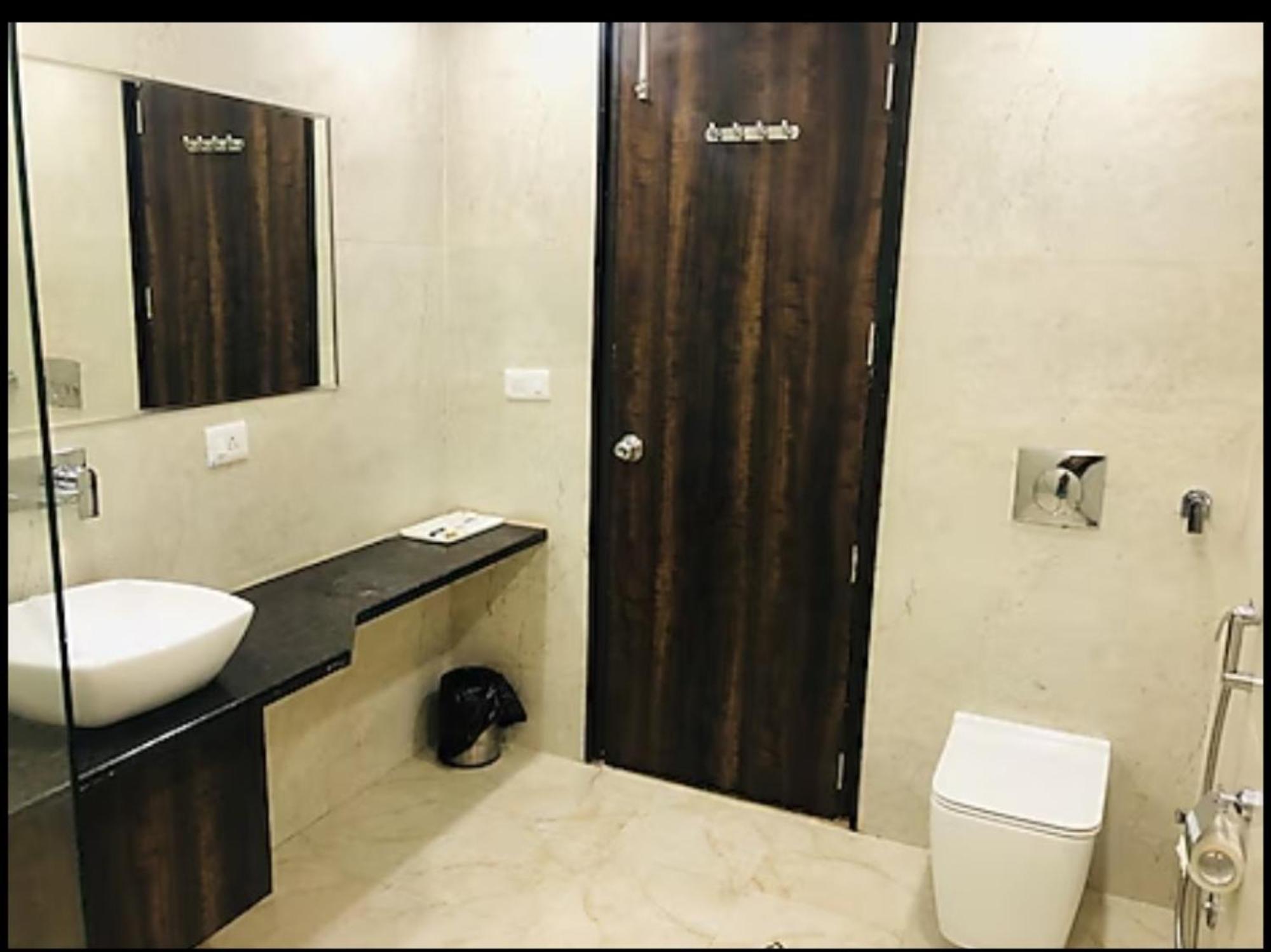 Hotel Royal Palace Hapur Екстериор снимка